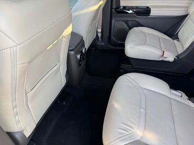 2022 Ford Explorer Platinum | Moonroof | Tech Pkg | Tow Pkg