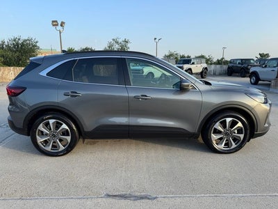 2025 Ford Escape Hybrid Platinum | Heated Seats | Apple CarPlay | Remote Start