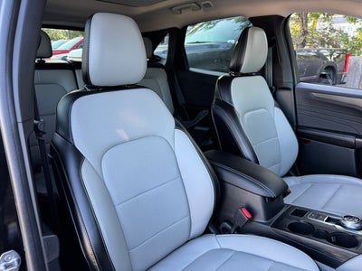 2024 Ford Escape Platinum | Pano Roof | Class II Tow Pkg. | AWD
