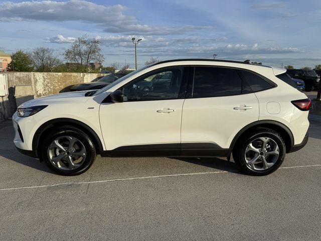2026 Ford Escape ST-Line | Pano Sunroof | Tech Pkg | Remote Start