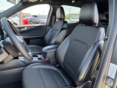 2025 Ford Escape ST-Line | Tech Pkg. | Cold Weather Pkg. | AWD