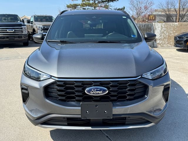 2025 Ford Escape ST-Line | Tech Pkg. | Cold Weather Pkg. | AWD