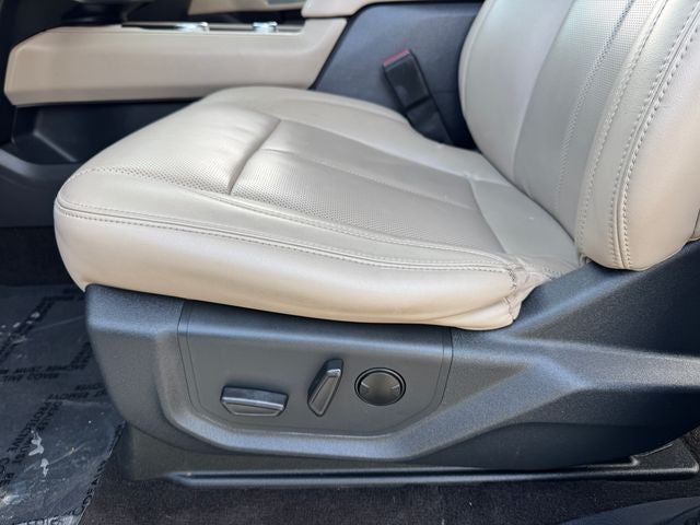 2022 Ford Expedition Max XLT | Pano Roof | Wireless CarPlay | 4WD