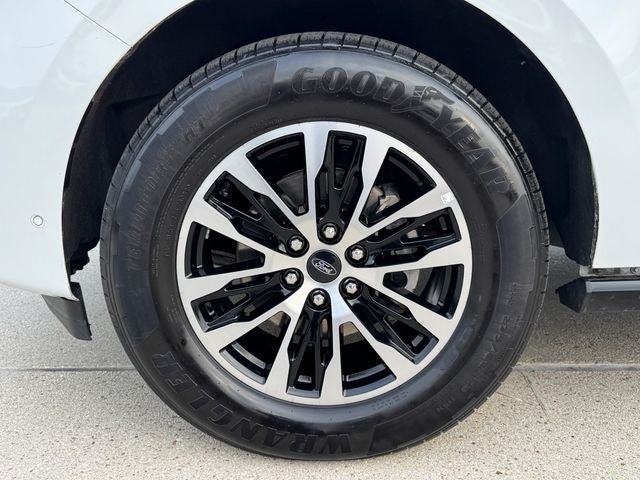 2025 Ford Expedition Max Platinum | 2nd Row Bench | Clean One Owner