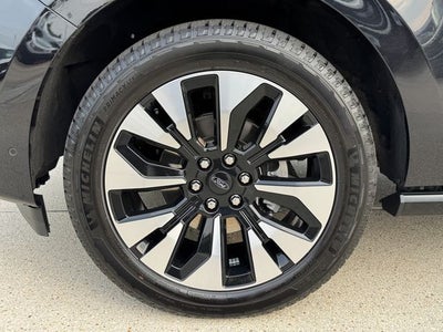 2025 Ford Expedition Platinum | Clean One Owner Carfax | Drivers Package | 4WD