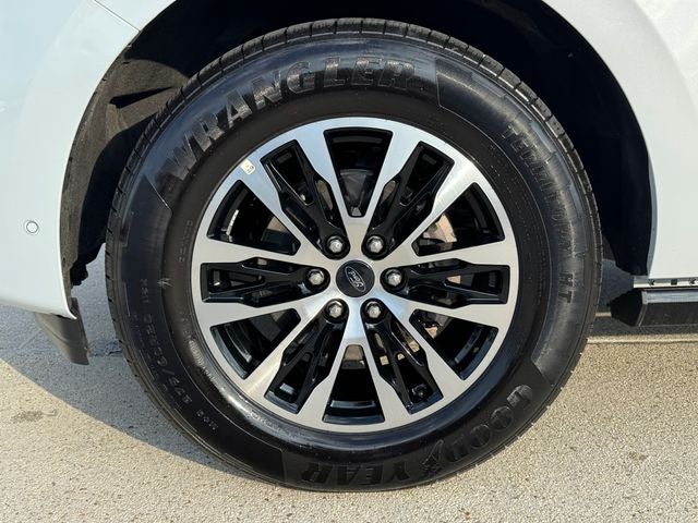 2025 Ford Expedition Platinum | One Owner | Clean Carfax