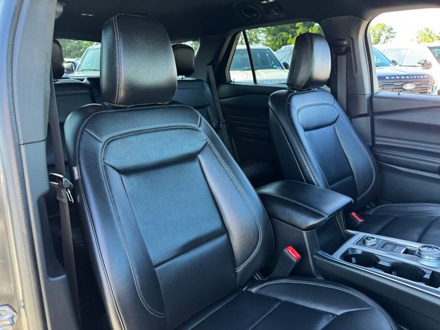 2020 Ford Explorer XLT | 4WD | Nav | 2nd Row Bench