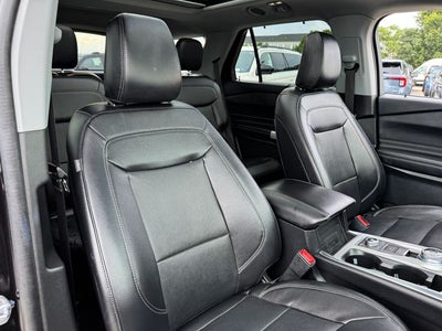 2024 Ford Explorer Limited | Pano Roof | Apple CarPlay | Nav | 4WD
