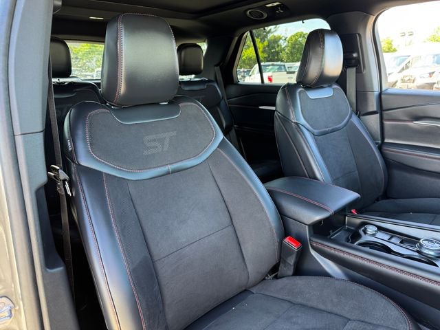 2025 Ford Explorer ST | Pano Sunroof | 4WD | Co-Pilot 360 |