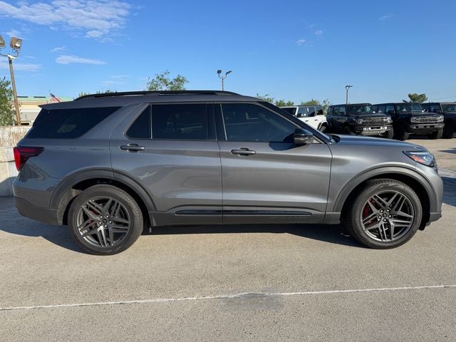 2025 Ford Explorer ST | Pano Sunroof | 4WD | Co-Pilot 360 |