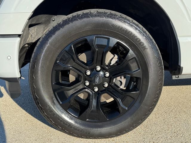 2023 Ford F-150 Platinum Hybrid | Pano Roof | 7.2KW Pro Power Onboard | Pow