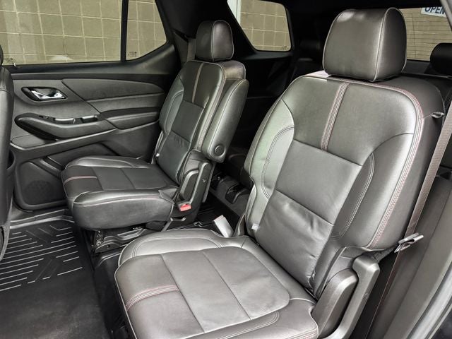 2022 Chevrolet Traverse RS | 2LT | Dual Panel Sunroof | One Owner