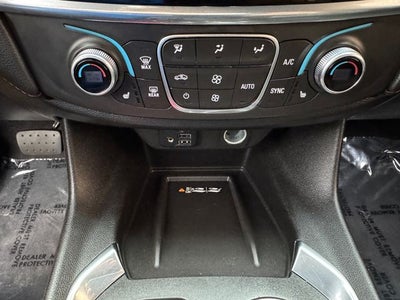 2022 Chevrolet Traverse RS | 2LT | Dual Panel Sunroof | One Owner