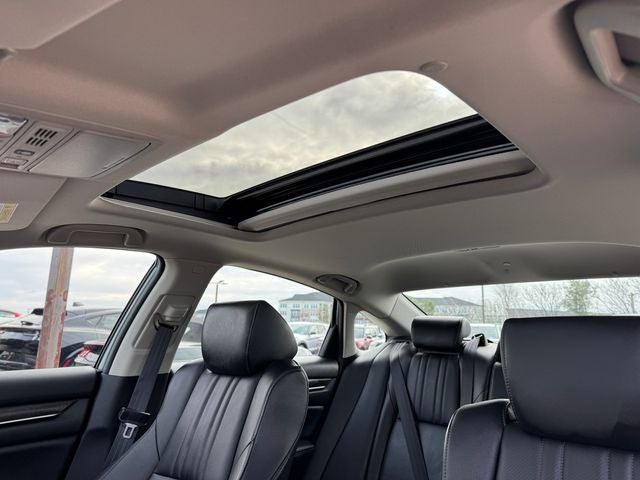 2022 Honda Accord Hybrid Touring | Heated/Cooled Seats | Moonroof | Adaptive Cruise