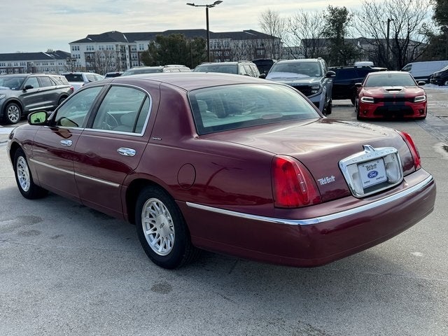 1999 Lincoln Town Car Signature | Low Miles | One-Owner