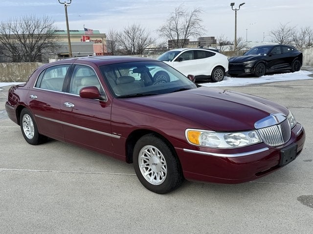 1999 Lincoln Town Car Signature | Low Miles | One-Owner