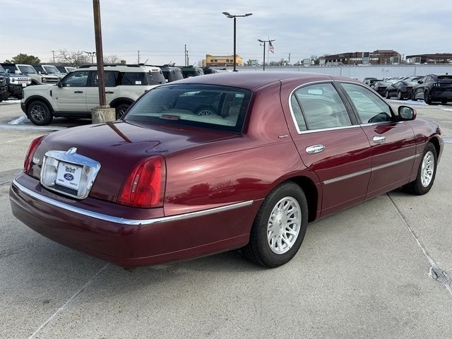 1999 Lincoln Town Car Signature | Low Miles | One-Owner