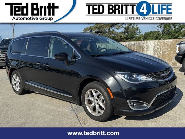 2017 Chrysler Pacifica Touring L Plus