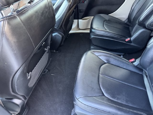 2024 Chrysler Pacifica Hybrid Select | 2nd Row Buckets | 3rd Row Stow and Go
