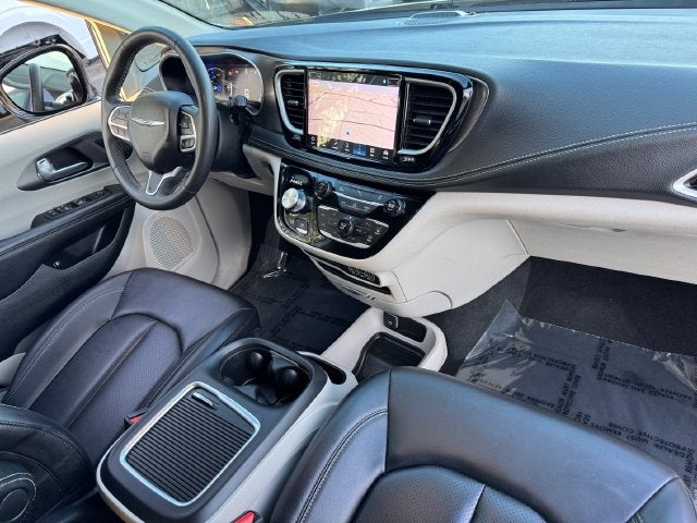 2024 Chrysler Pacifica Hybrid Select | 2nd Row Buckets | 3rd Row Stow and Go