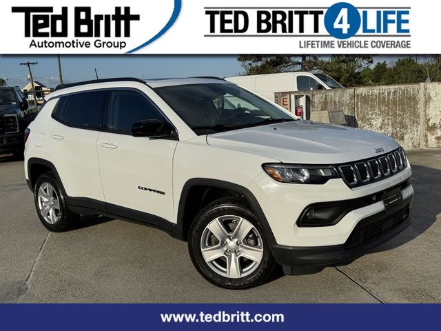 2022 Jeep Compass Latitude | Pano Sunroof | 4X4 | Convenience Pkg |