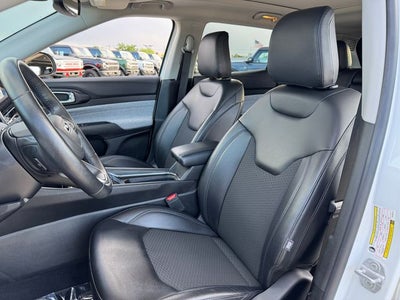 2022 Jeep Compass Latitude | Pano Sunroof | 4X4 | Convenience Pkg |
