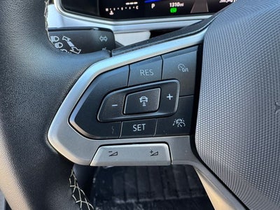 2025 Volkswagen Taos 1.5T SE | Pano Sunroof | Wireless CarPlay
