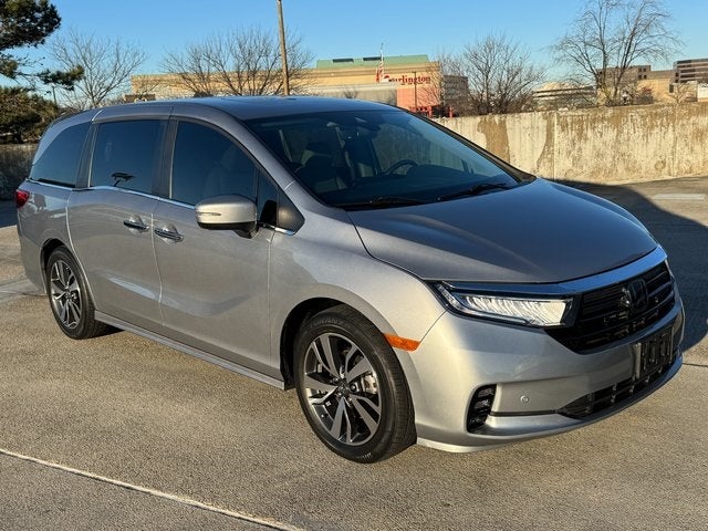 2022 Honda Odyssey Touring | Moonroof | Blu-Ray Player