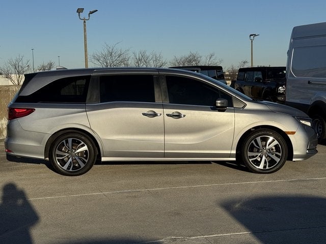 2022 Honda Odyssey Touring | Moonroof | Blu-Ray Player