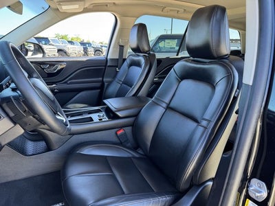 2023 Lincoln Aviator Standard | Premium Pkg. | Navigation | AWD