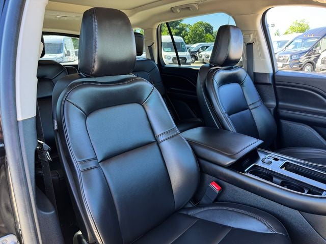 2023 Lincoln Aviator Standard | Premium Pkg. | Navigation | AWD