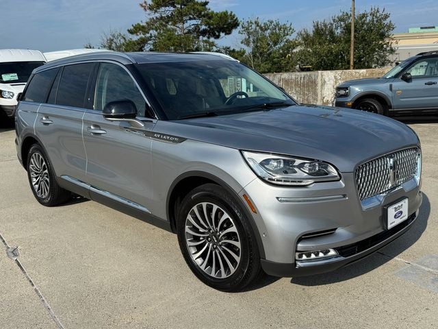2023 Lincoln Aviator Reserve | Luxury Pkg | Illumination Pkg | Elements pkg
