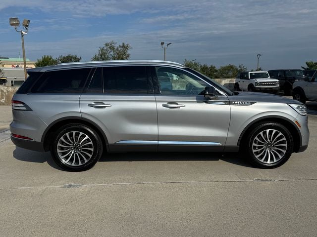 2023 Lincoln Aviator Reserve | Luxury Pkg | Illumination Pkg | Elements pkg