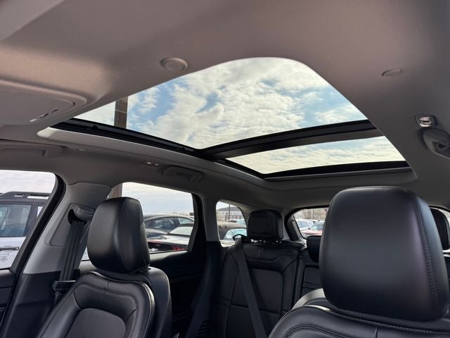 2022 Lincoln Corsair Standard | Premium Pkg. | Pano Roof | Nav | AWD