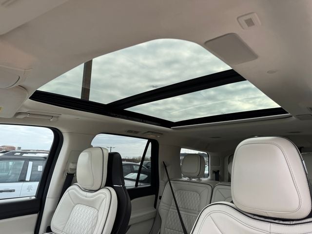 2022 Lincoln Navigator Black Label | HD Tow Pkg. | Pano Roof | 4WD