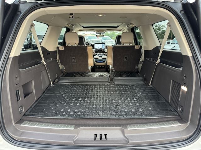 2023 Lincoln Navigator L Reserve | 22" Wheels | Wireless CarPlay | 4WD