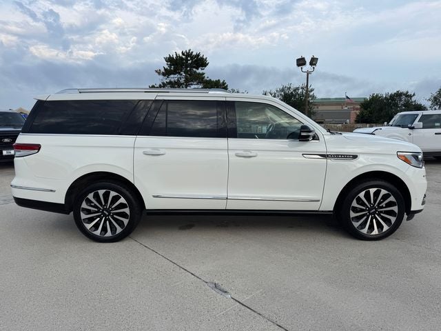 2023 Lincoln Navigator L Reserve | 22" Wheels | Wireless CarPlay | 4WD