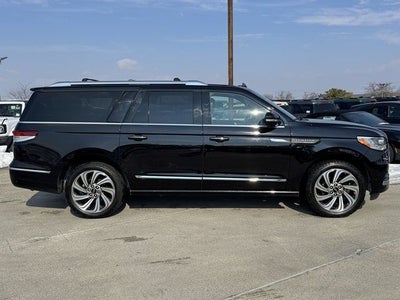 2022 Lincoln Navigator L Reserve