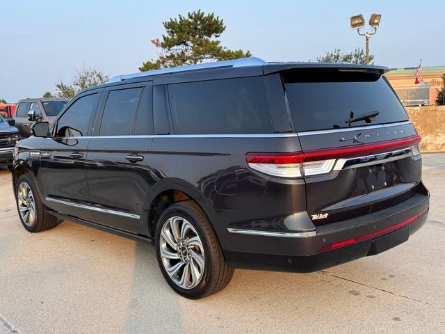2022 Lincoln Navigator L Reserve | 2nd Row Captains | Luxury Pkg