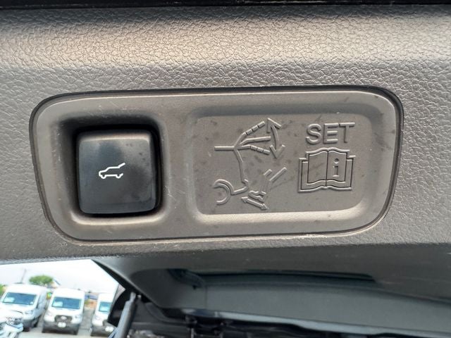 2022 Lincoln Navigator L Reserve | 2nd Row Captains | Luxury Pkg