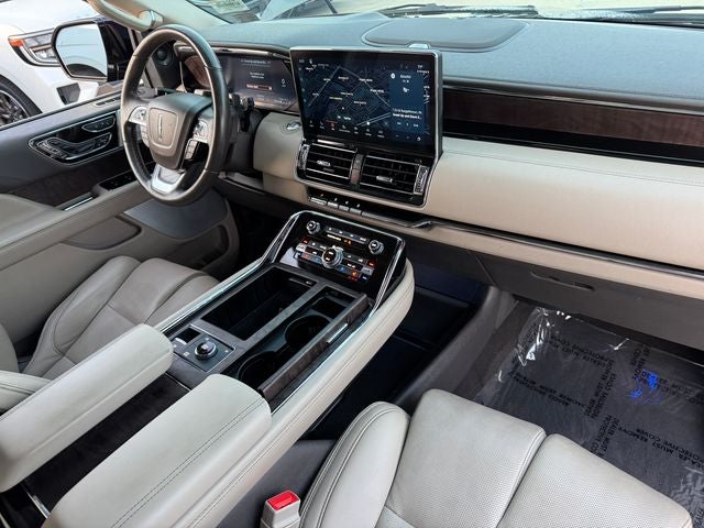 2022 Lincoln Navigator L Reserve | 2nd Row Captains | Luxury Pkg