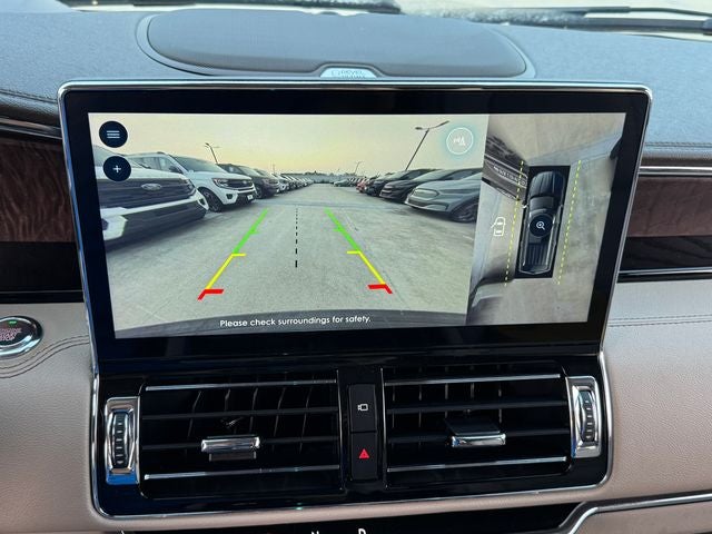 2022 Lincoln Navigator L Reserve | 2nd Row Captains | Luxury Pkg