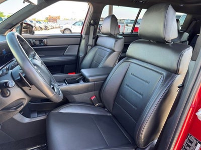 2025 Hyundai Santa Fe Calligraphy | 2nd Row Buckets | Heated/Cooled Seats