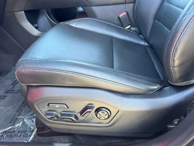 2025 Hyundai Santa Fe Calligraphy | 2nd Row Buckets | Heated/Cooled Seats