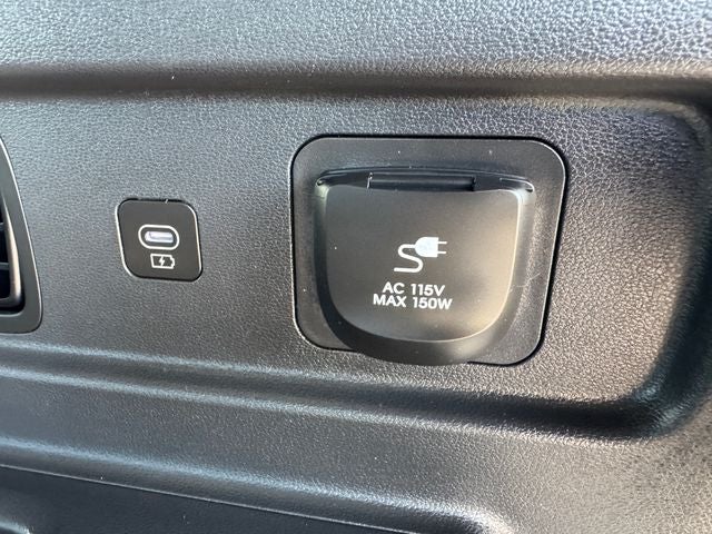 2025 Hyundai Santa Fe Calligraphy | 2nd Row Buckets | Heated/Cooled Seats