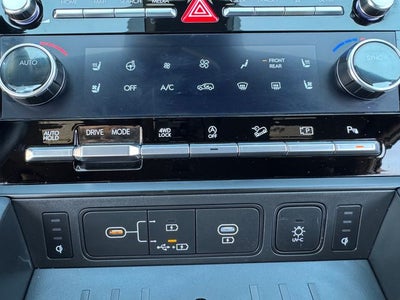 2025 Hyundai Santa Fe Calligraphy | 2nd Row Buckets | Heated/Cooled Seats
