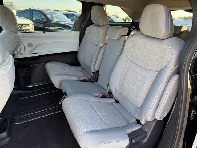 2025 Toyota Sienna LE 8 Passenger