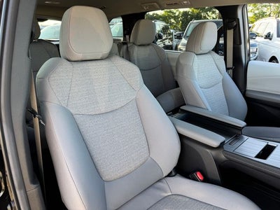 2025 Toyota Sienna LE 8 Passenger