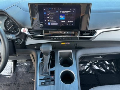 2025 Toyota Sienna LE 8 Passenger