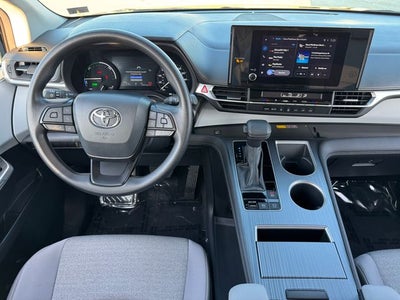 2025 Toyota Sienna LE 8 Passenger